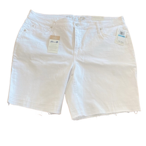 NWT Seven7 White Weekend Bermuda Shorts Size 20W